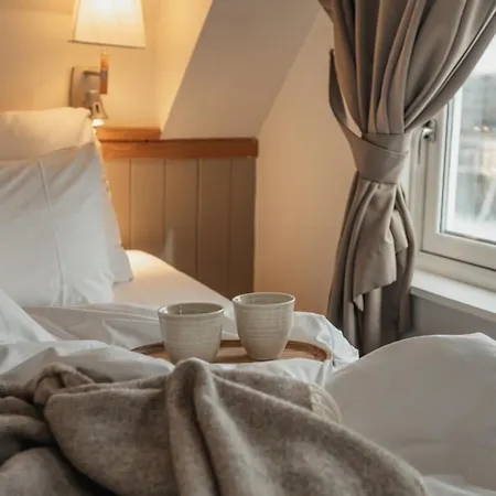 Home Hotel With-2